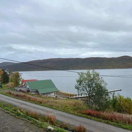 Flott Hytte Med Badestamp. Holiday home Galnslatta