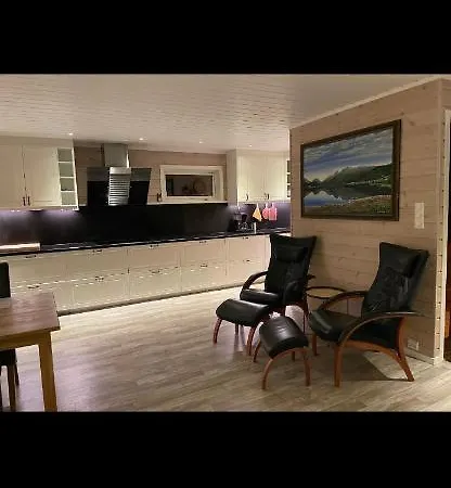 Holiday home Flott Hytte Med Badestamp. Galnslatta